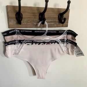 Adrienne Vittadini New 4 pack Thongs L